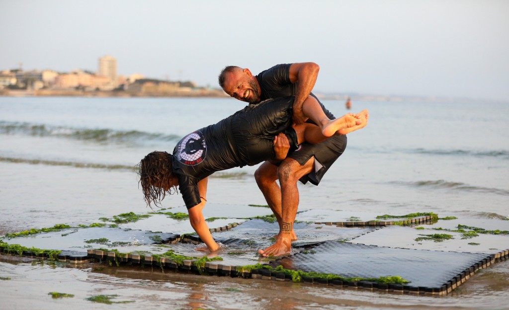 Guarderia BJJ Trip — treino na praia